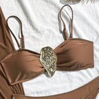 Vintage branco maiô feminino metal ostra fivela push up malha saia longa 3 peça conjunto de biquíni 2025 férias maiô