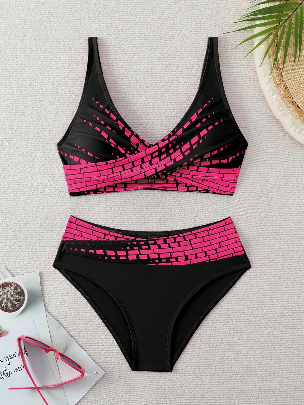 [Bikini chique com estampa geométrica] Conjunto de biquíni chique de cintura alta – Estampa geométrica preta e rosa, poliéster elástico/mistura de elastano, M