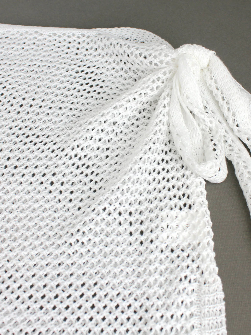 Saia curta de malha feminina com alças ocas e fenda, camisa sexy de praia para o verão