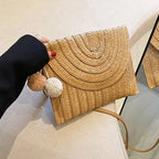 Bolsa de ombro crossbody de palha artesanal para meninas envelope tecido verão pequena bola de cabelo cluth